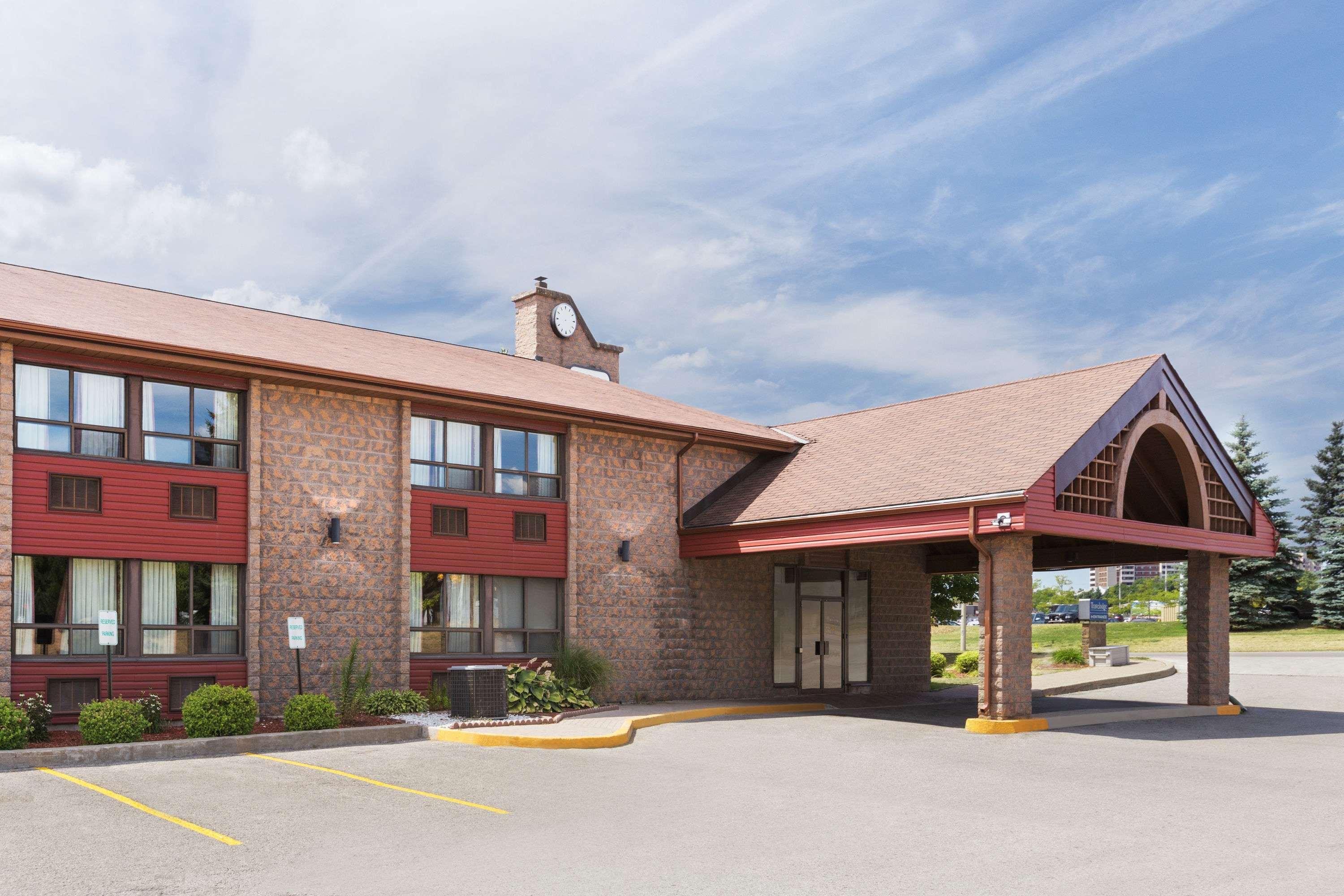 Travelodge By Wyndham Беррі Екстер'єр фото