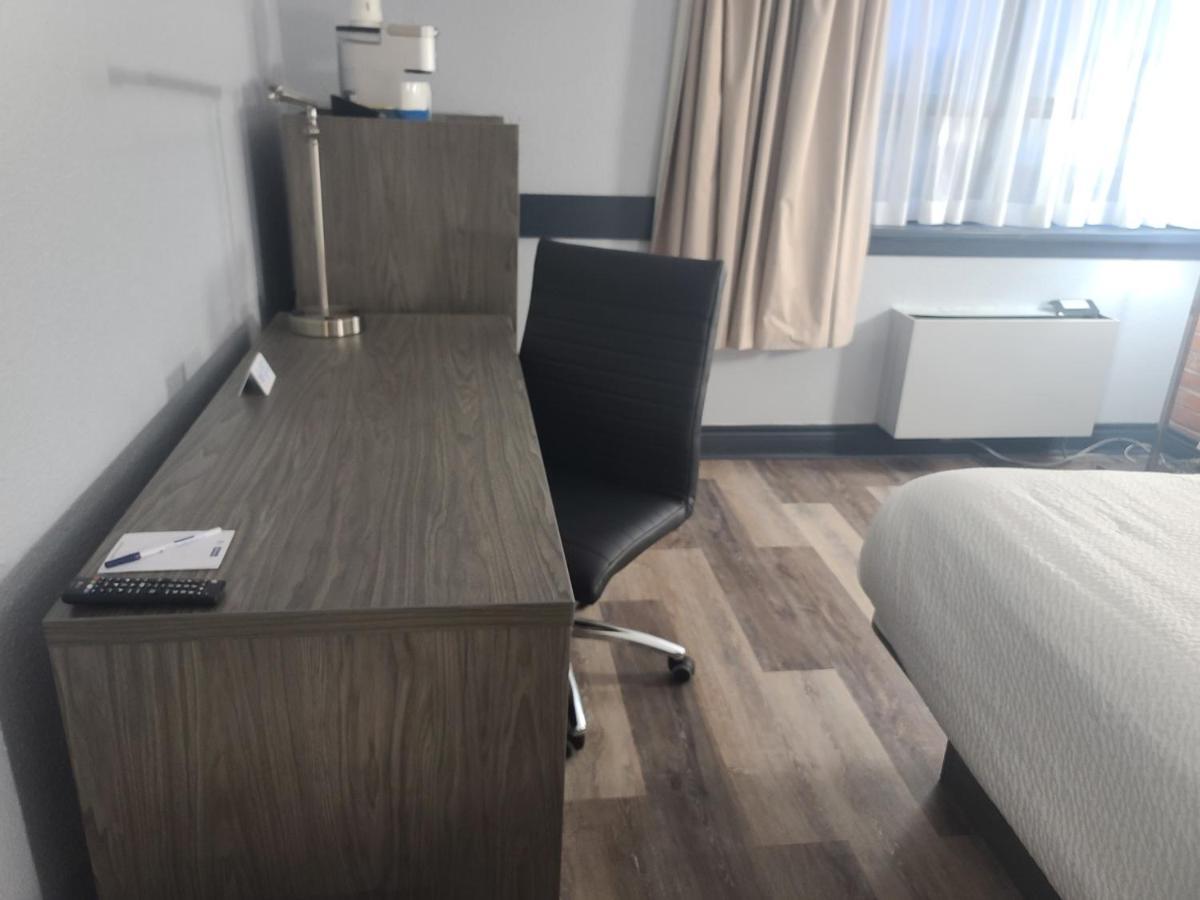 Travelodge By Wyndham Беррі Екстер'єр фото