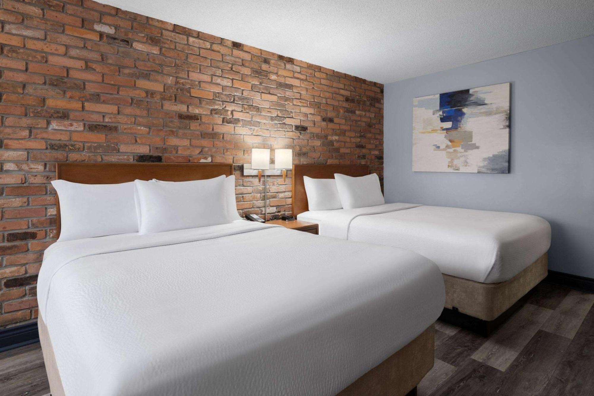Travelodge By Wyndham Беррі Екстер'єр фото