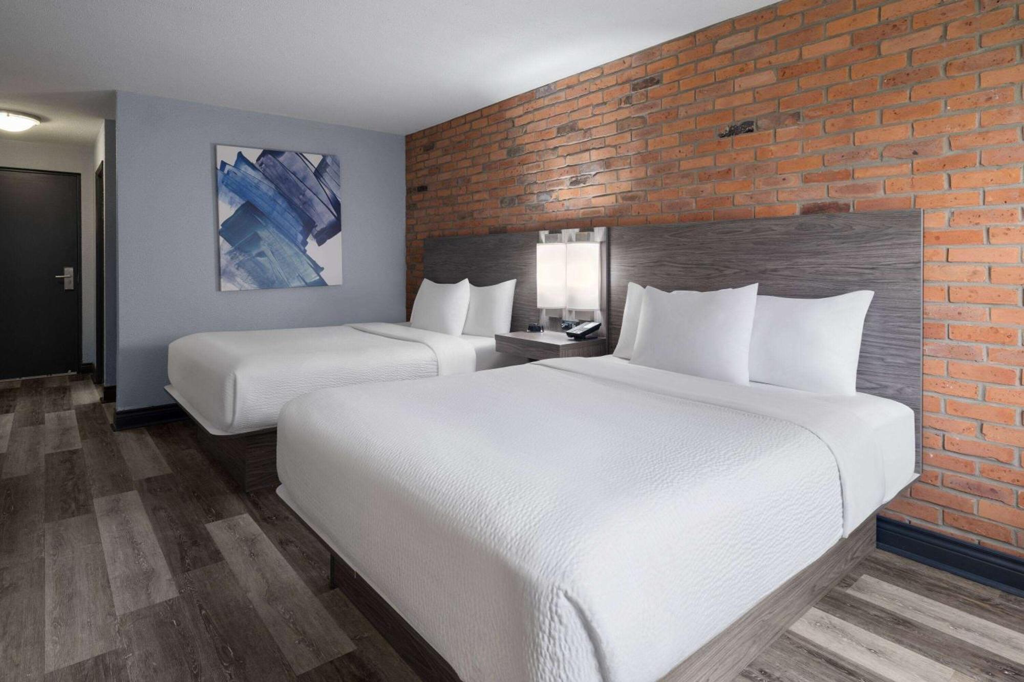 Travelodge By Wyndham Беррі Екстер'єр фото