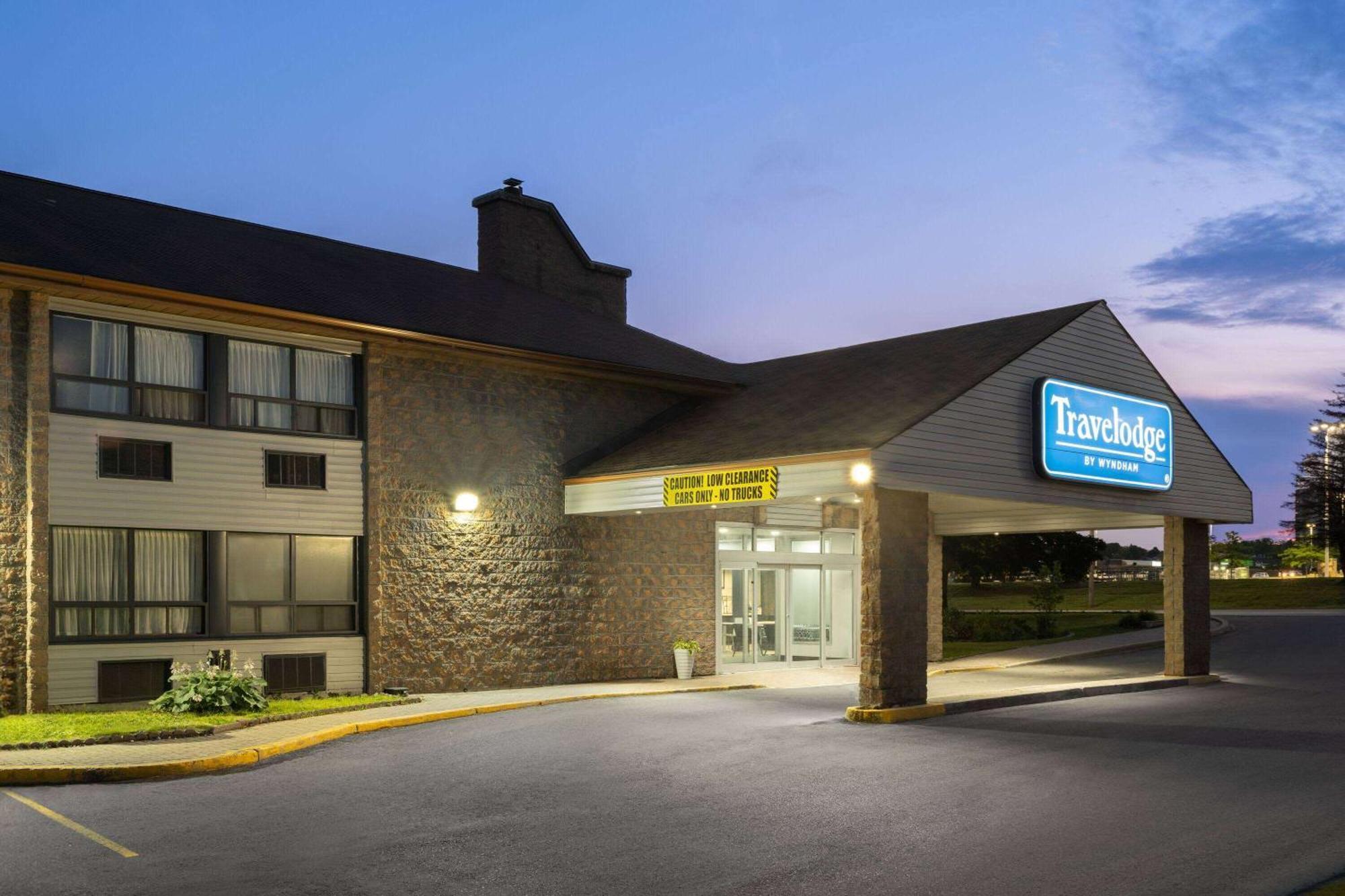 Travelodge By Wyndham Беррі Екстер'єр фото