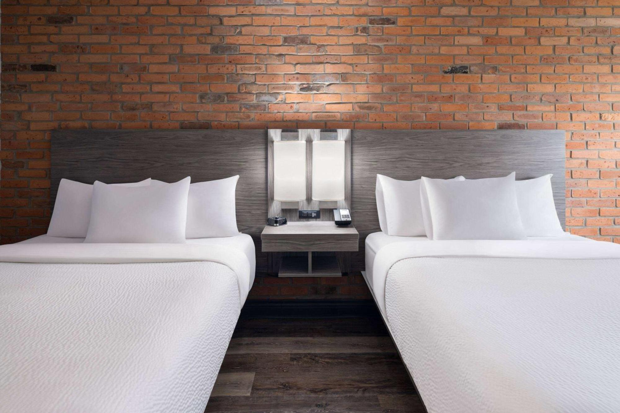 Travelodge By Wyndham Беррі Екстер'єр фото