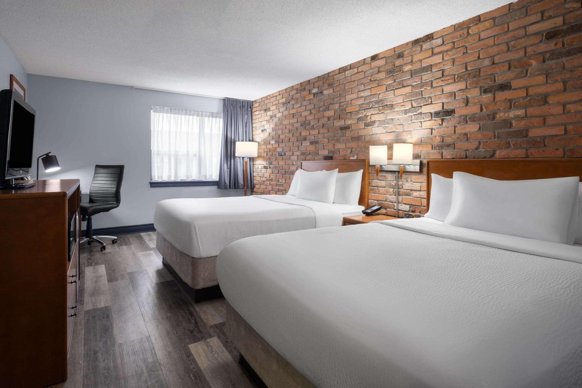 Travelodge By Wyndham Беррі Екстер'єр фото