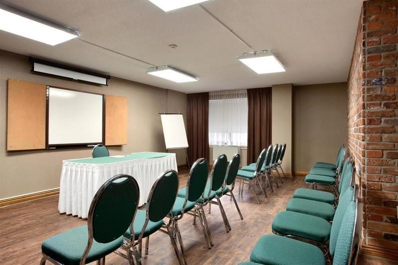 Travelodge By Wyndham Беррі Екстер'єр фото